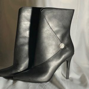 Smooth Black Leather Heeled Boot